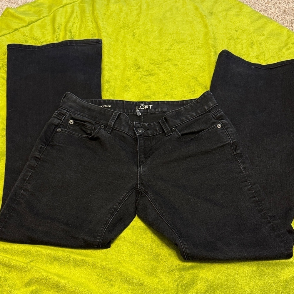 WNS Ann Taylor LOFT Curvy Flare Black Denim Jeans Size 4